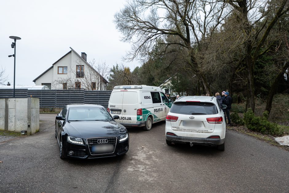 Gyventojai stoja prieš nelegalų medžių kirtimą rekreaciniame miške: pjauna viską 