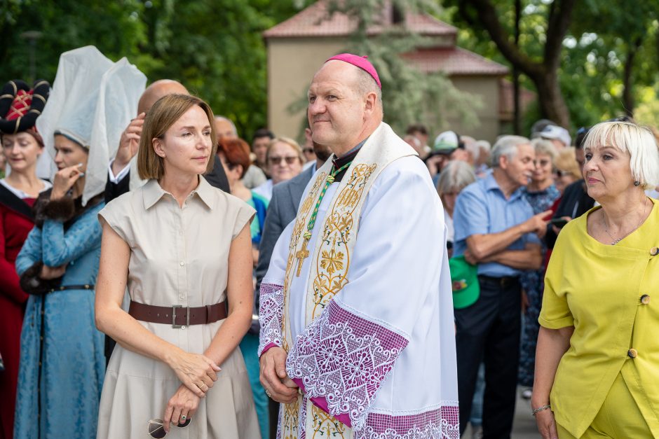 Dovana Kaunui: oficialiai atidengtas Aleksandro Jogailaičio paminklas 