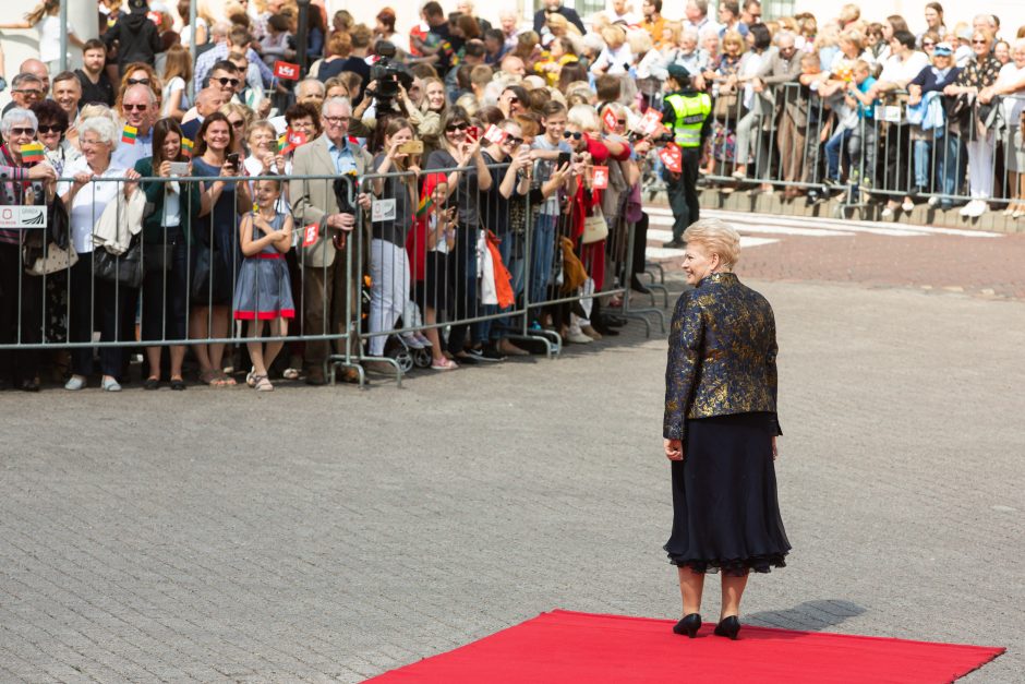 D. Grybauskaitė perdavė Prezidento rūmus G. Nausėdai