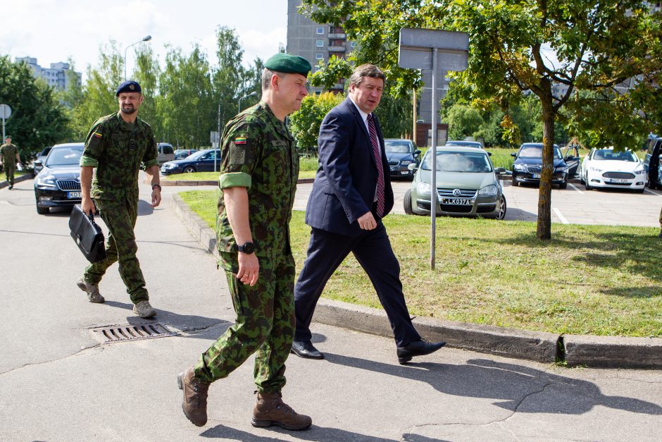 Naujasis kariuomenės vadas: bendrą ES kariuomenę būtų sunku sukurti