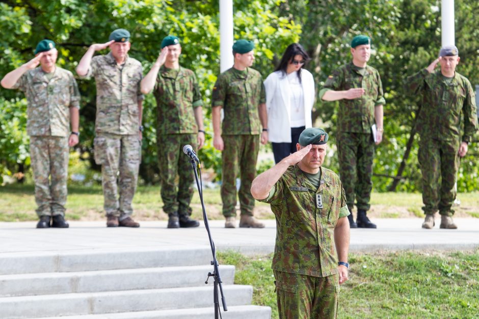 Naujasis kariuomenės vadas: bendrą ES kariuomenę būtų sunku sukurti