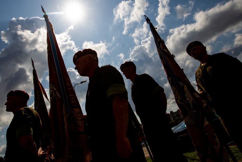 Naujasis kariuomenės vadas: bendrą ES kariuomenę būtų sunku sukurti