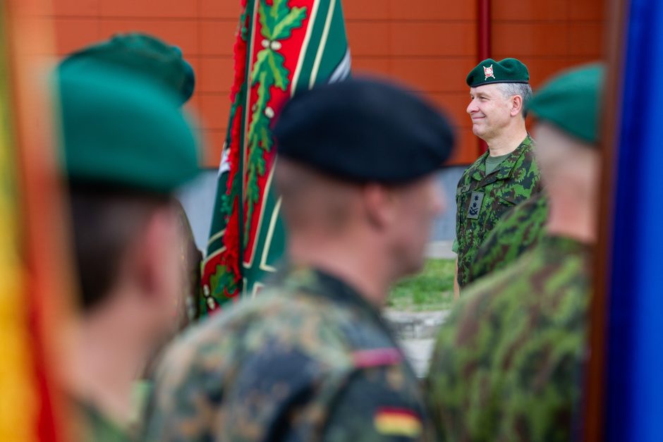 Naujasis kariuomenės vadas: bendrą ES kariuomenę būtų sunku sukurti