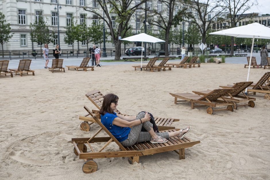 Netikėta: Lukiškių aikštėje – paplūdimys su vaizdu į jūrą