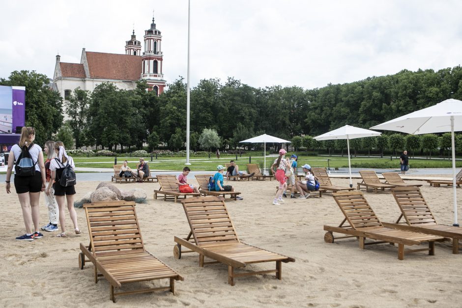 Netikėta: Lukiškių aikštėje – paplūdimys su vaizdu į jūrą