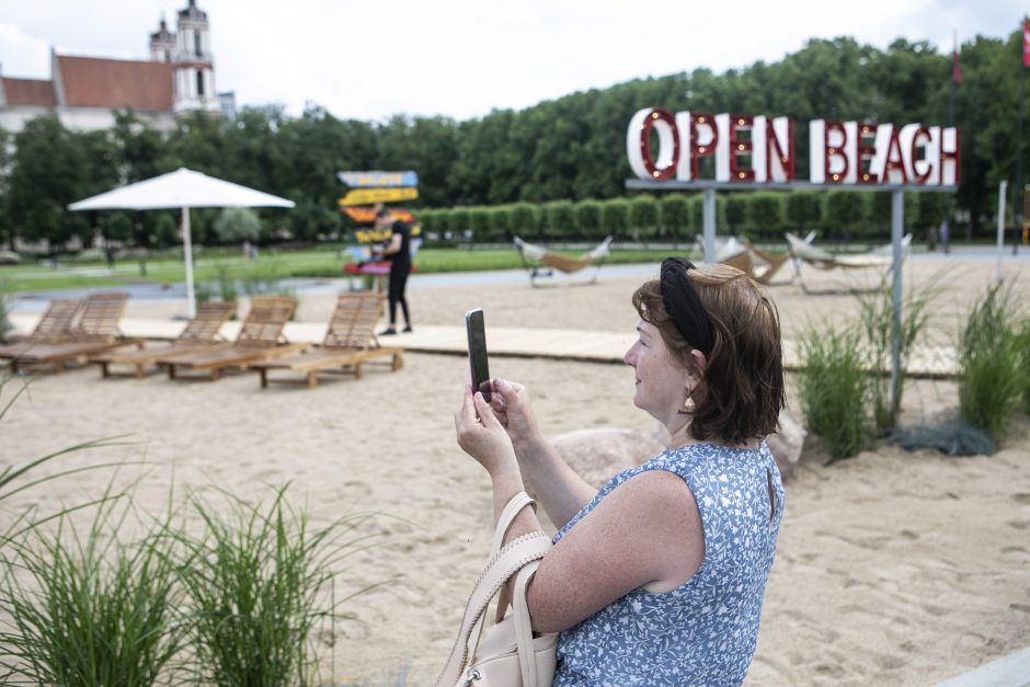 Netikėta: Lukiškių aikštėje – paplūdimys su vaizdu į jūrą