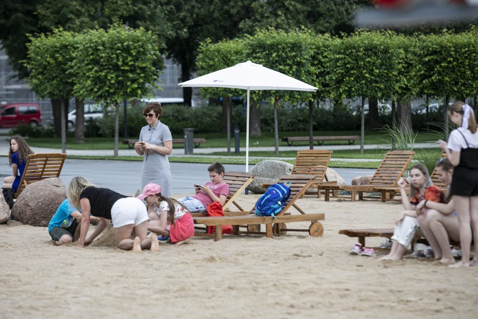 Netikėta: Lukiškių aikštėje – paplūdimys su vaizdu į jūrą