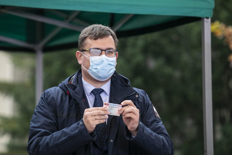 Naujos kadencijos Seimo nariams įteikti pažymėjimai