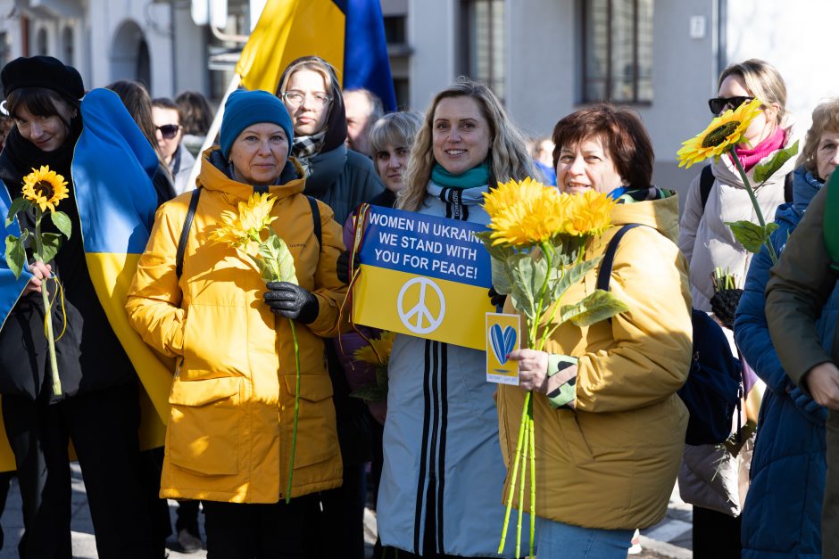 Kovo 8-ąją – solidarumo akcija su Ukrainos moterimis: mes visa širdimi su ukrainiečiais