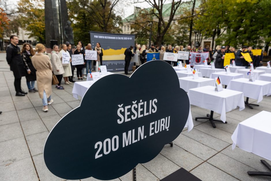 Restoranų atstovai surengė protestą: atšaukus lengvatinį PVM bankrutuos pusė įmonių