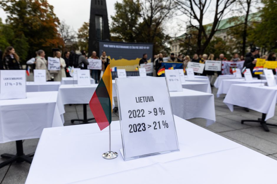 Restoranų atstovai surengė protestą: atšaukus lengvatinį PVM bankrutuos pusė įmonių