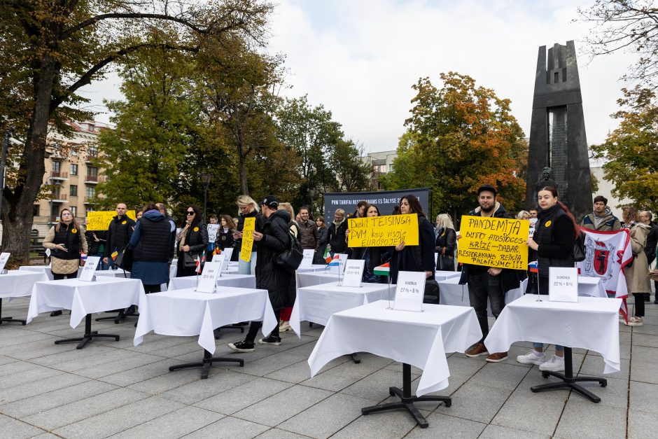 Restoranų atstovai surengė protestą: atšaukus lengvatinį PVM bankrutuos pusė įmonių