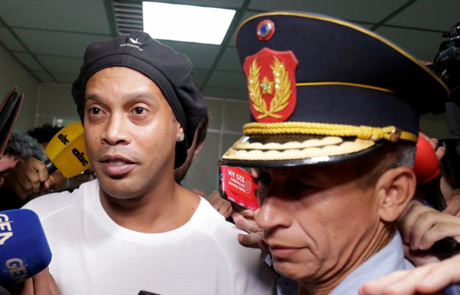 Areštuotas Brazilijos futbolo žvaigždė Ronaldinho: pasinaudojo padirbtu pasu