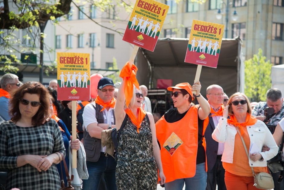 Šventinių dienų sąrašas: lapkričio 2-ąją įrašė, gegužės 1-ąją išbrauks?