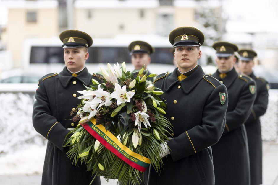 Prezidentas: Rusijai trypiant Ukrainą, svarbu turėti tokius simbolius kaip A. Ramanauskas