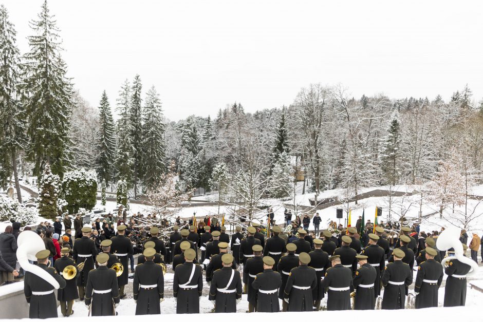 Prezidentas: Rusijai trypiant Ukrainą, svarbu turėti tokius simbolius kaip A. Ramanauskas