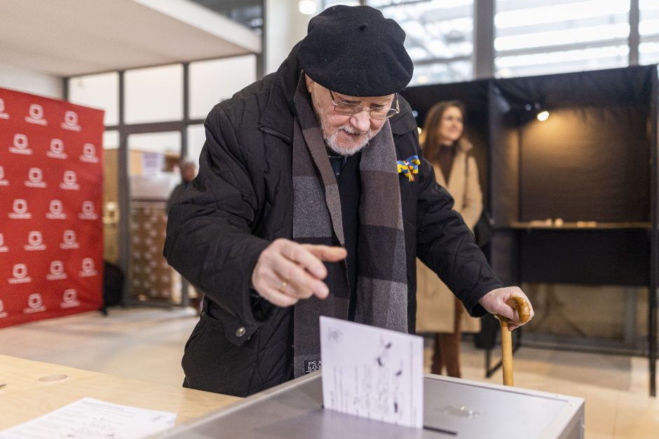 Renkam merus ir savivaldą – prasidėjo išankstinis balsavimas