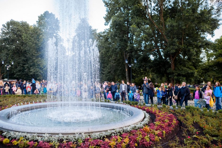 Pradėję veikti sostinės fontanai miestui įkvepia gyvybės