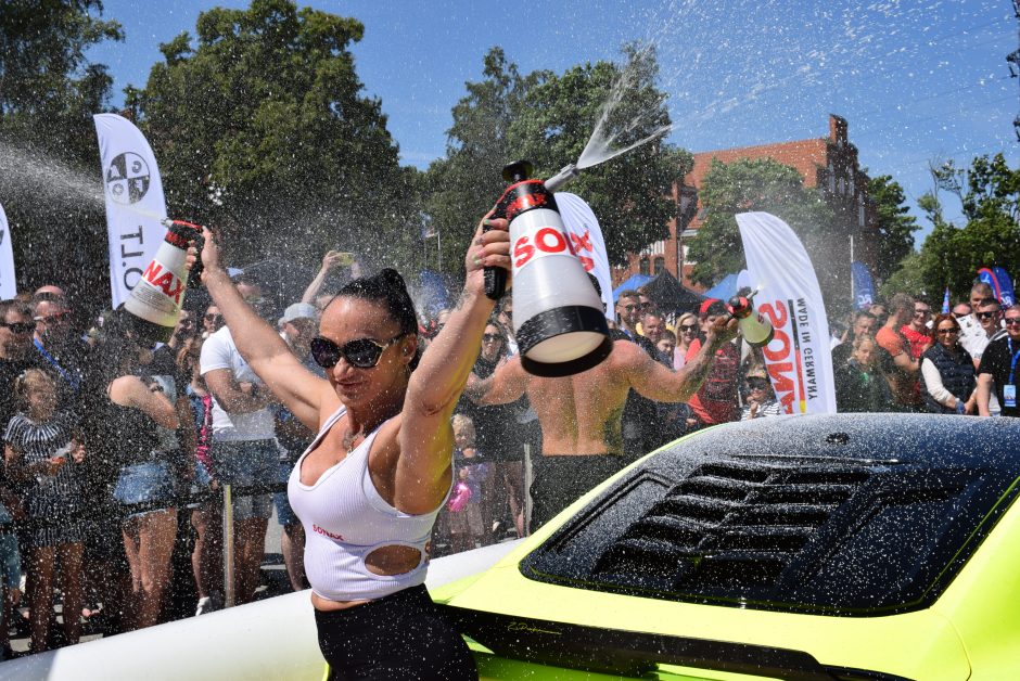 Išskirtinių automobilių paroda „Memel Motor Fest“ sutraukė minią klaipėdiečių