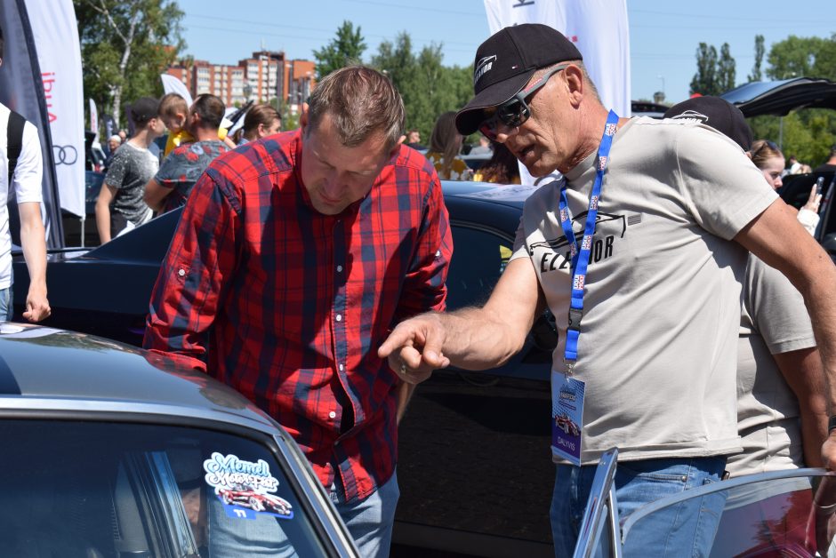 Išskirtinių automobilių paroda „Memel Motor Fest“ sutraukė minią klaipėdiečių