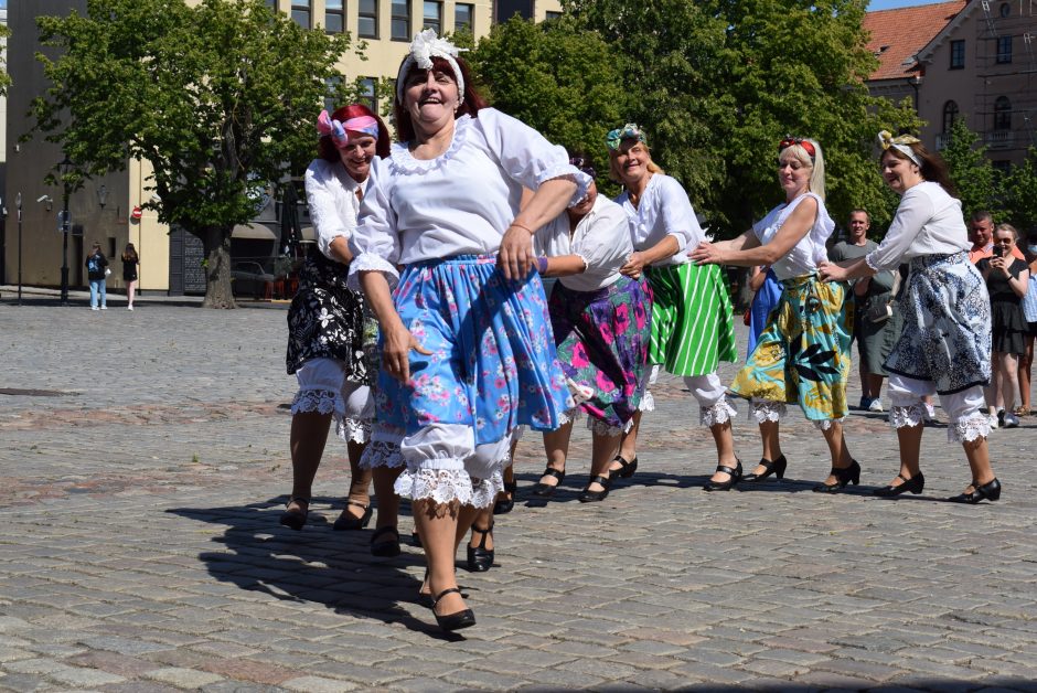 „Baltų kultūros banga“ vilnijo Klaipėdos širdyje