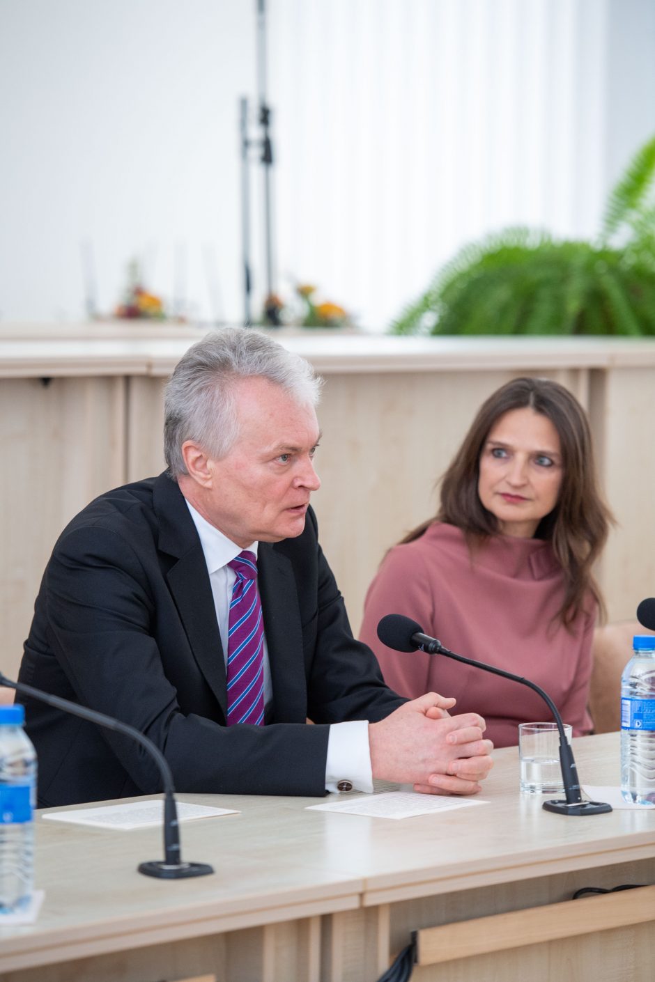 Prezidentas su naująja LAT pirmininke aptarė teisėjų atlyginimų klausimą