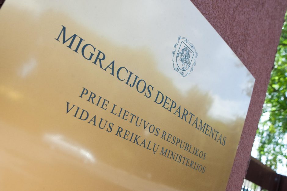 Teisme – buvusių Migracijos departamento darbuotojų atgaila