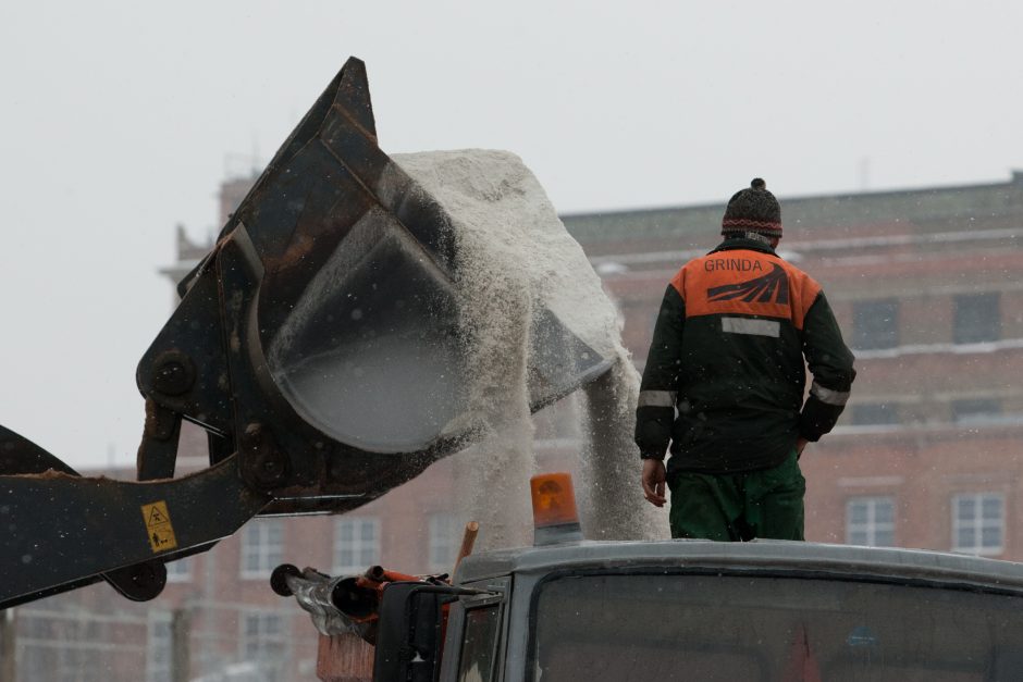 Eismo sąlygas sunkina šarma