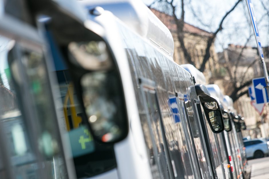 Nuo pirmadienio keičiami 20, 28, 68 ir 87 maršrutų autobusų tvarkaraščiai