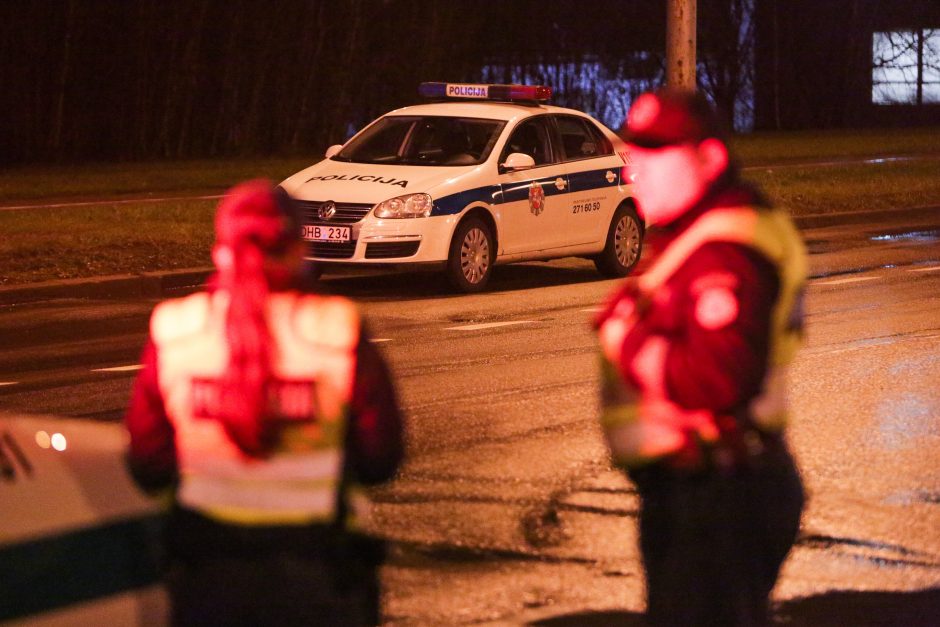 Vilniuje automobilis partrenkė į gatvę staiga išbėgusį neblaivų vyrą