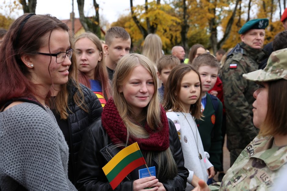 Lietuvoje dislokuoti NATO kariai Šakiuose rengia prisistatymą