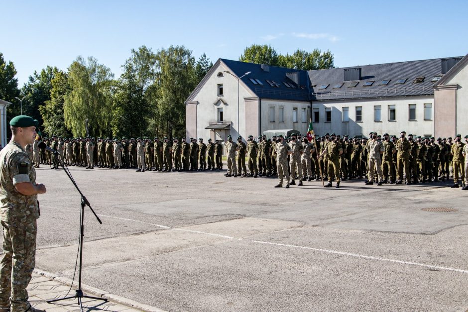 Karaliaus Mindaugo husarų batalione į atsargą išleisti kariai