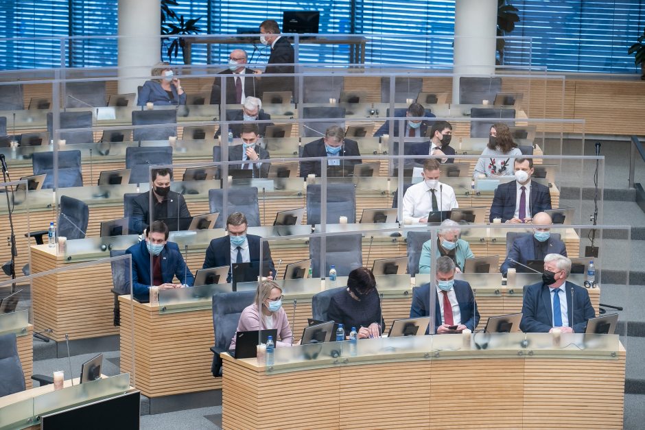 Seimas atmetė etikos sargų siūlymą iš naujo balsuoti dėl privalomo gyvūnų ženklinimo