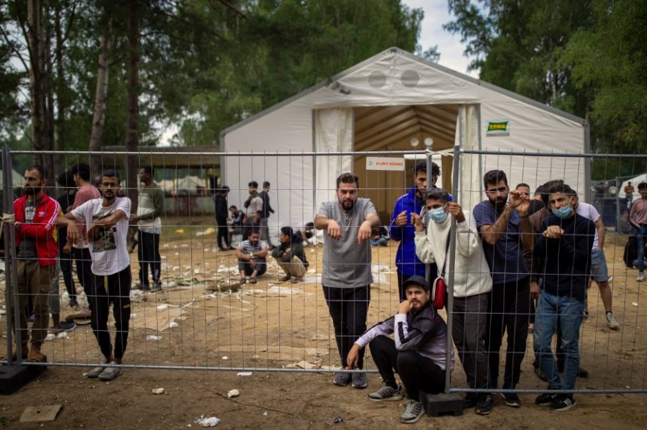 Policija: iš Rūdninkų poligono buvo pabėgę apie 20 migrantų