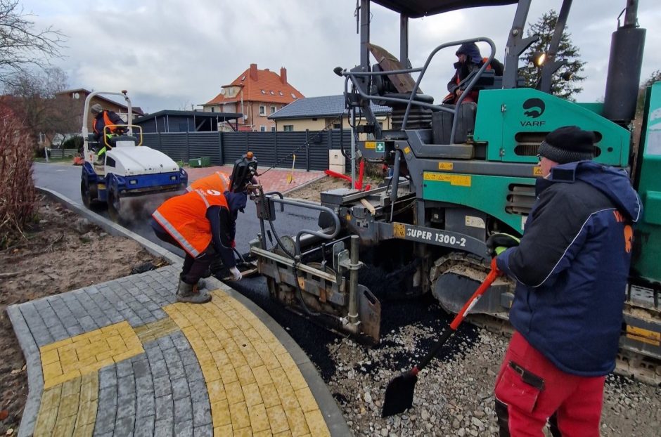 Melnragėje pradėti žvyrkelių asfaltavimo darbai