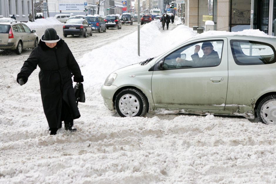 Lietuviai keičia požiūrį: dyzeliniu kuru varomus automobilius išstumia hibridiniai