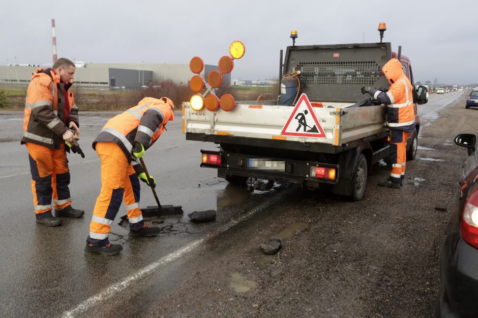 Kelininkų gudrybės: vairuotojai piktinasi, ekspertai juokiasi