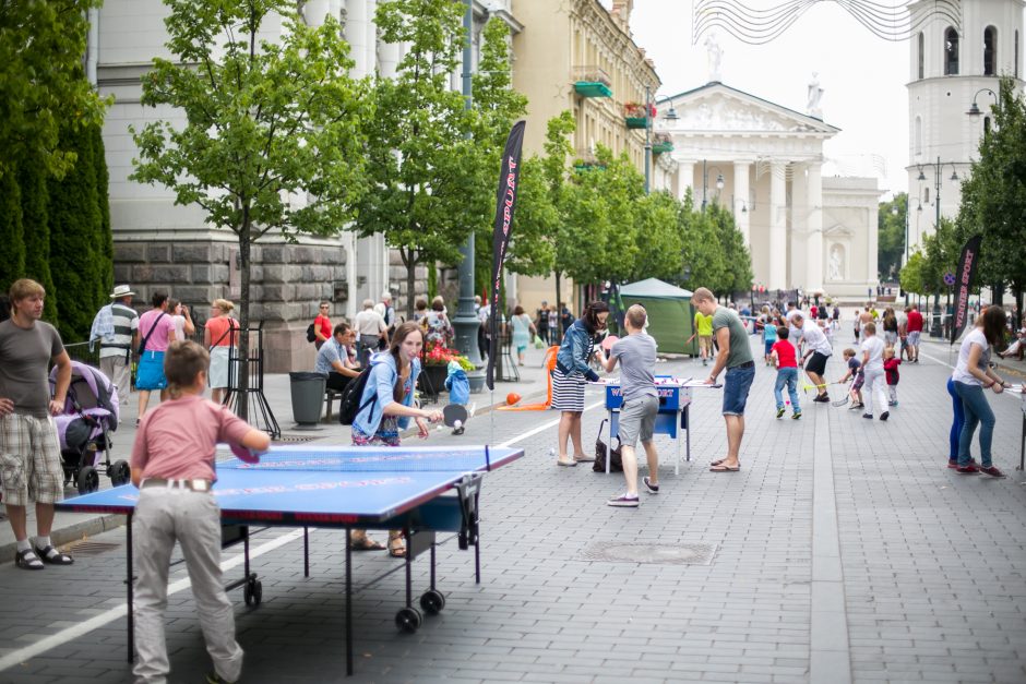 Sekmadieniais vilniečiai kviečiami sportuoti Gedimino prospekte