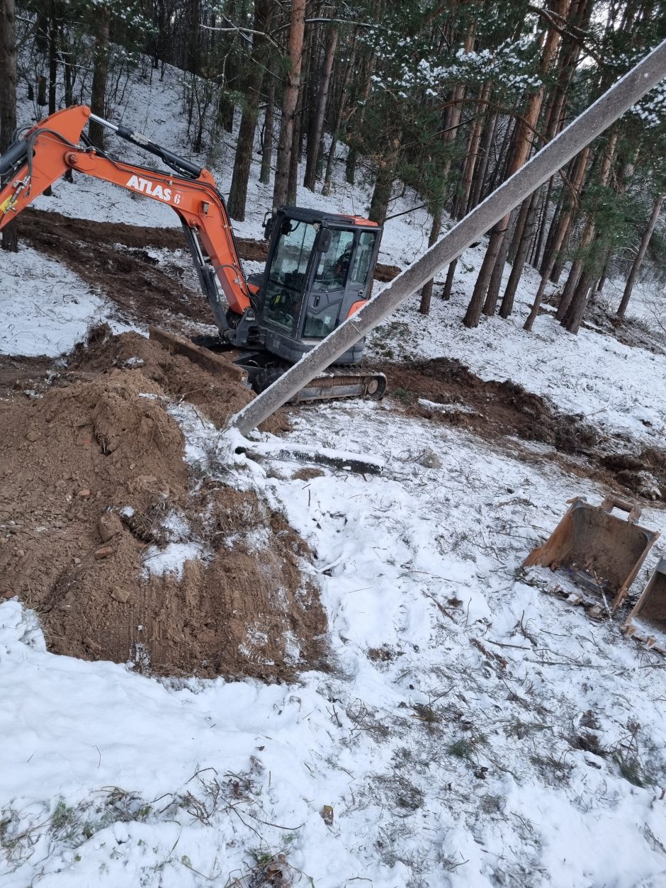 Drama Karmėlavos pušyne tęsiasi: ekskavatorium bandė mus nustumti