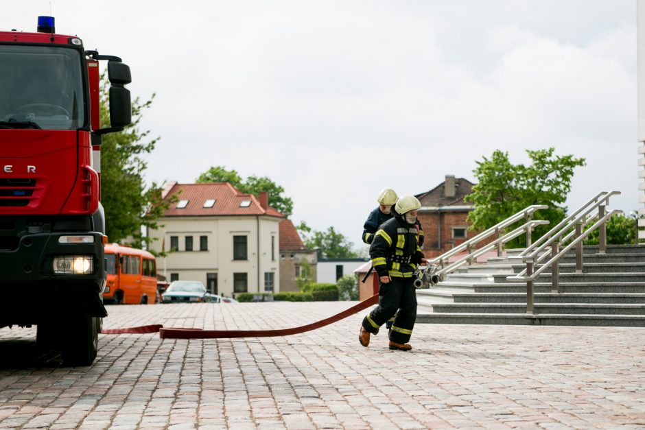 Prisikėlimo bažnyčioje šeimininkavo ugniagesiai