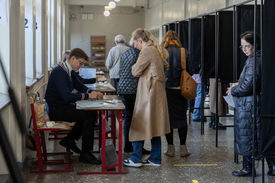 Kauniečiai noriai balsavo Seimo rinkimuose: kai kur – stebinantis aktyvumas