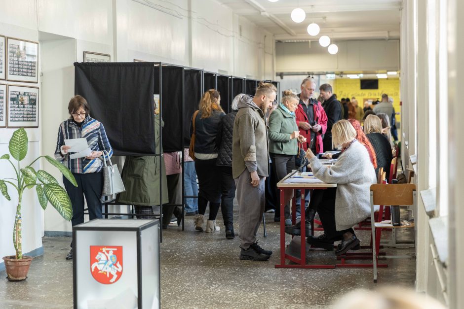 Kauniečiai noriai balsavo Seimo rinkimuose: kai kur – stebinantis aktyvumas