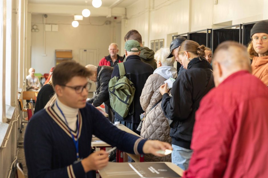 Kauniečiai noriai balsavo Seimo rinkimuose: kai kur – stebinantis aktyvumas