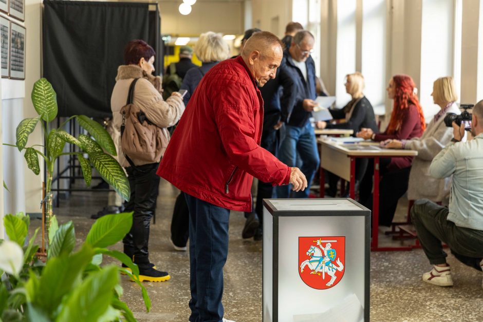 Kauniečiai noriai balsavo Seimo rinkimuose: kai kur – stebinantis aktyvumas