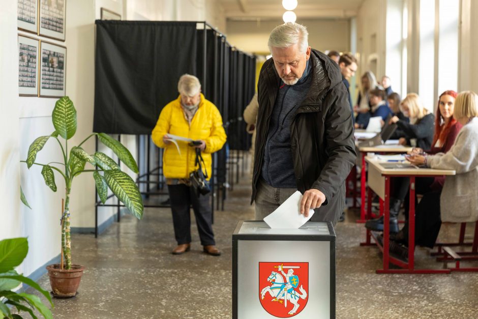 Kauniečiai noriai balsavo Seimo rinkimuose: kai kur – stebinantis aktyvumas