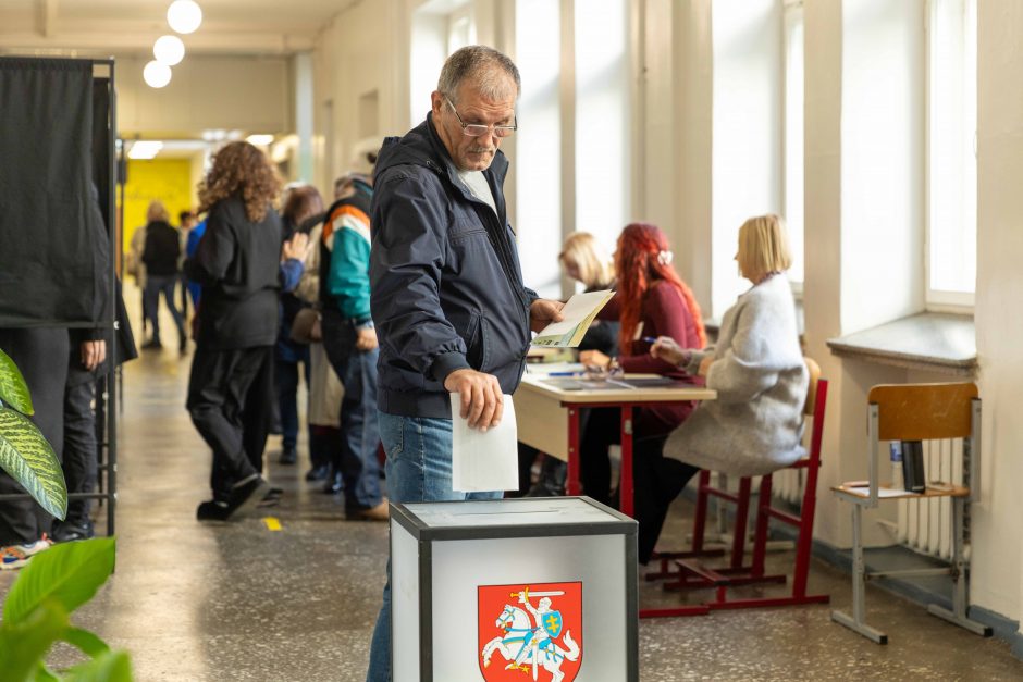 Kauniečiai noriai balsavo Seimo rinkimuose: kai kur – stebinantis aktyvumas