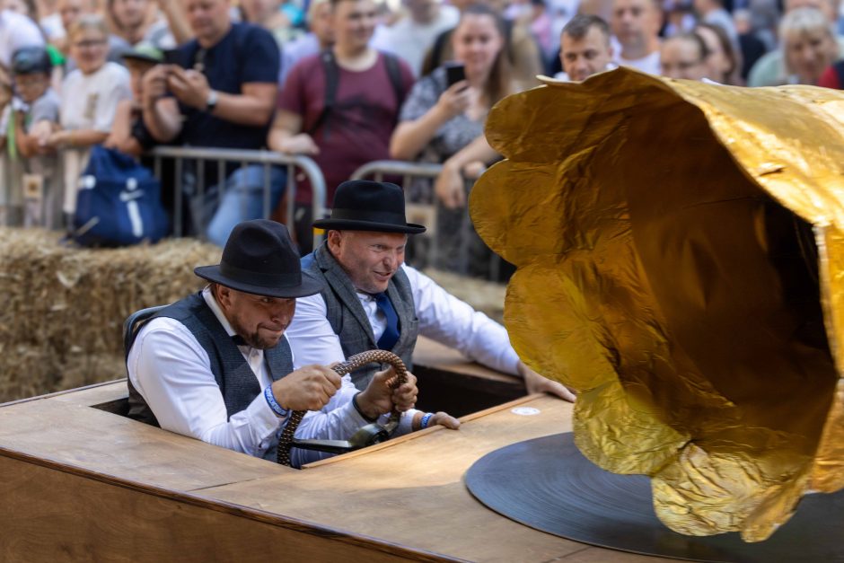 „Jabadabadū“ nuo kalno: muilinių lenktynėse – humoras ir kūrybiškumas