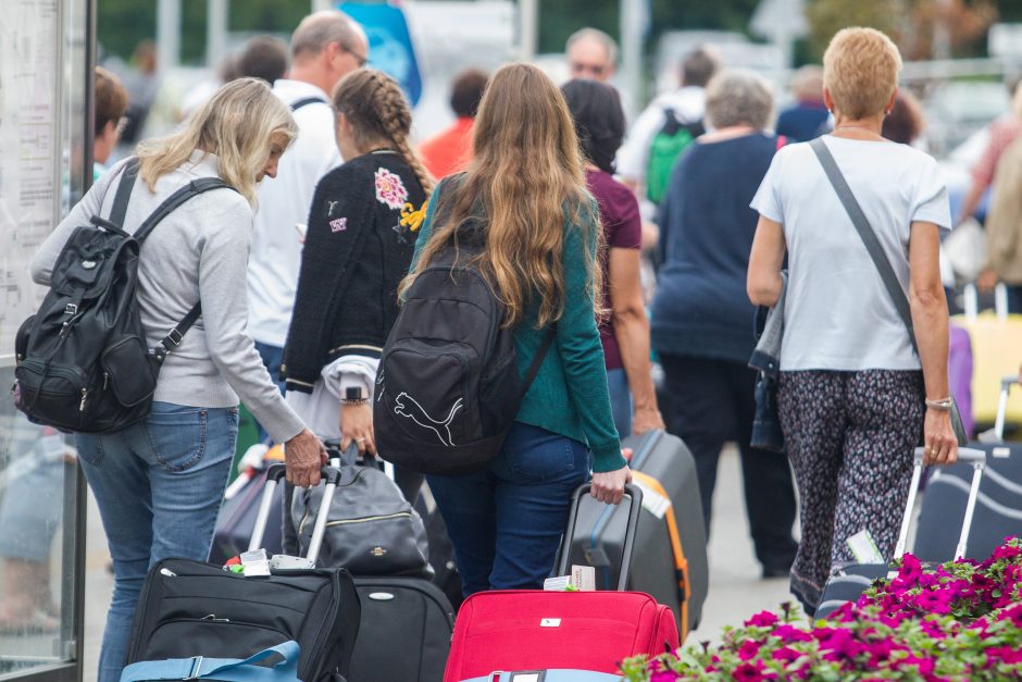 Turizmo sektorius pradeda jausti pagyvėjimą: lėktuvai į kai kurias šalis – užpildyti