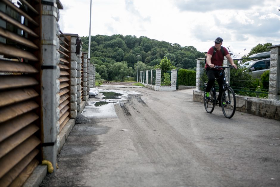 Po liūties Žemųjų Šančių gyventojai skendo fekalijose: tai – ekologinė bomba