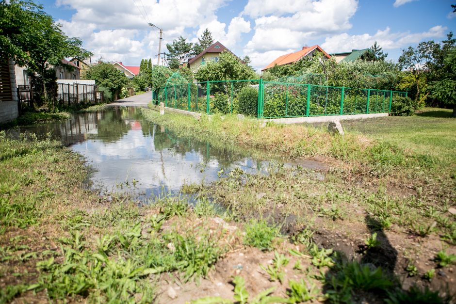 Po liūties Žemųjų Šančių gyventojai skendo fekalijose: tai – ekologinė bomba